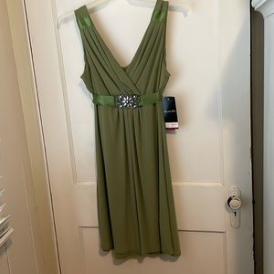 NEW Scarlett Nite Dress Sz 8P Light Olive Green NWT